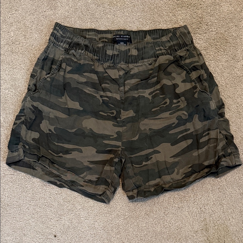 Social Standard Women's Camo Pull On Shorts